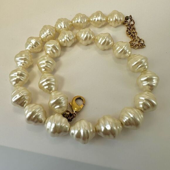 Chico's chunky faux baroque pearl necklace - Picture 3 of 7